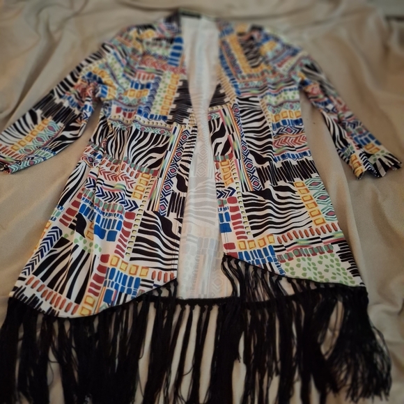 Liquid Knits Colorful Patterned Open Front Women's Fringe Tunic Jacket - Picture 4 of 5